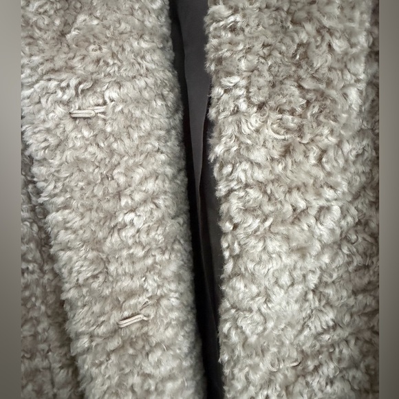 Banana Republic Plush Tan Teddy Jacket - Picture 5 of 6